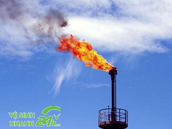 Khí CH4 tổn tại trong quá trình khai thác, sản xuất dầu mỏ